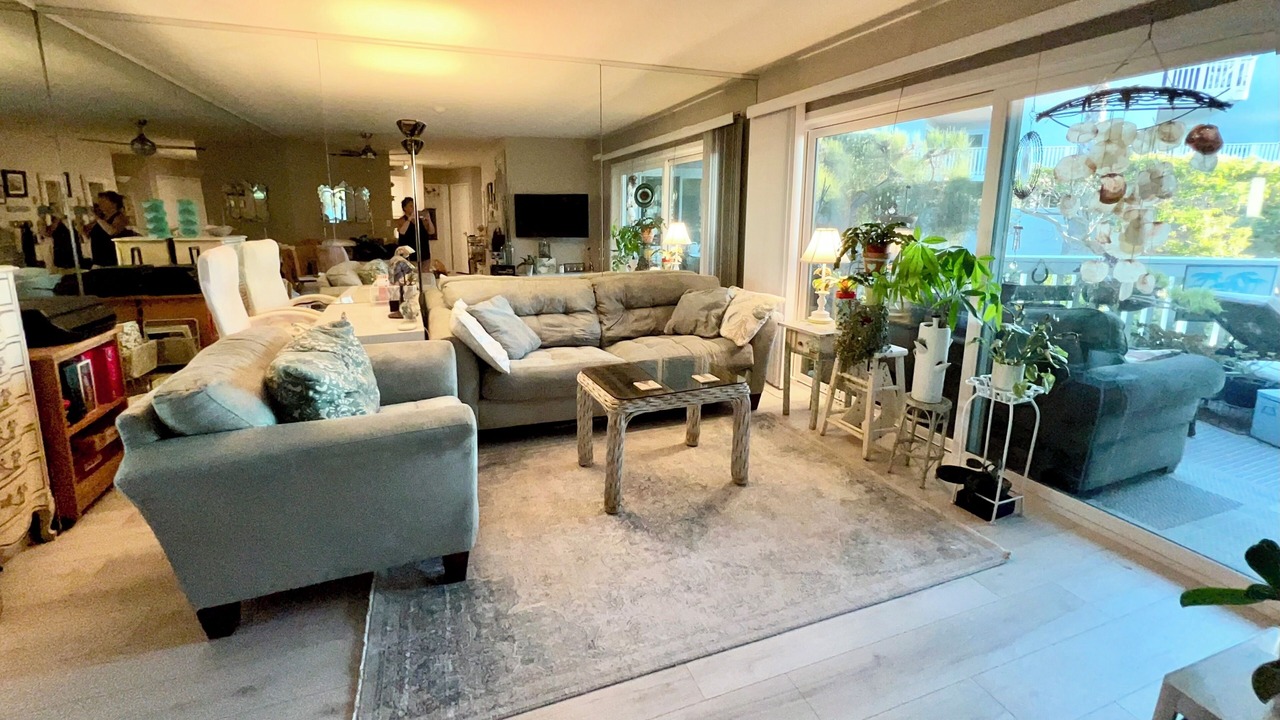 Photo of Livingroom in South Redondo