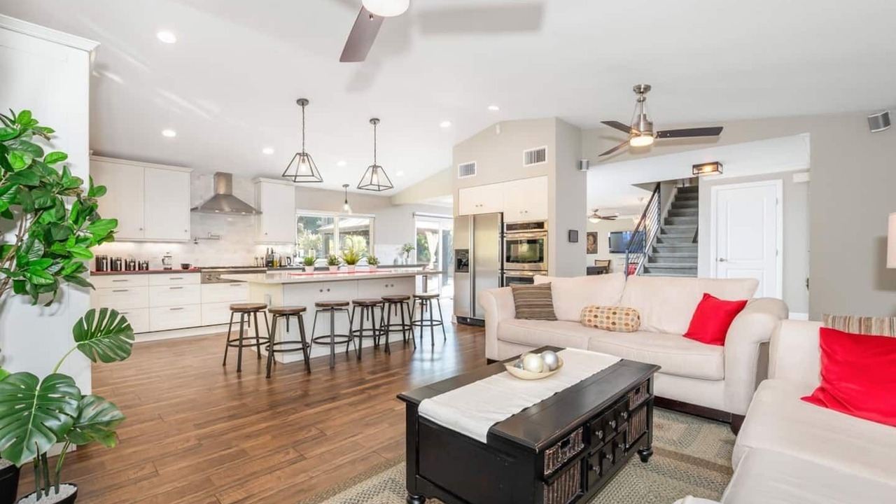 Photo of Livingroom in Allied Gardens