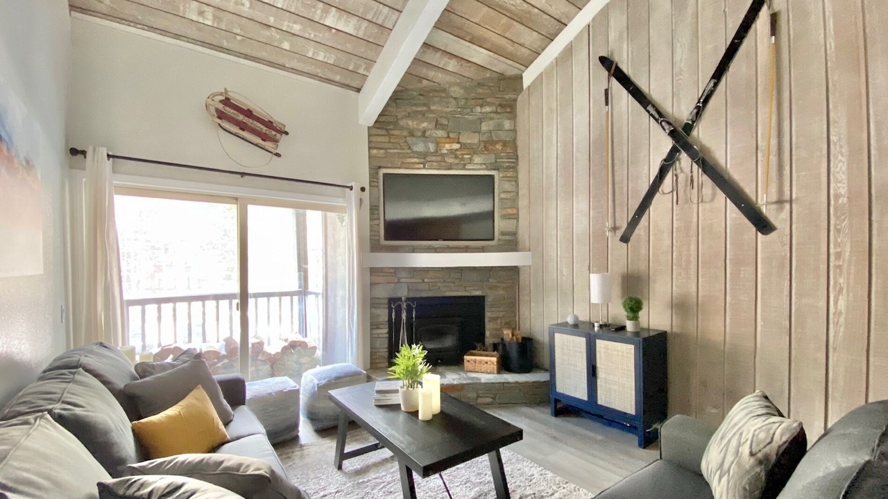 Photo of Livingroom in Mammoth Lakes