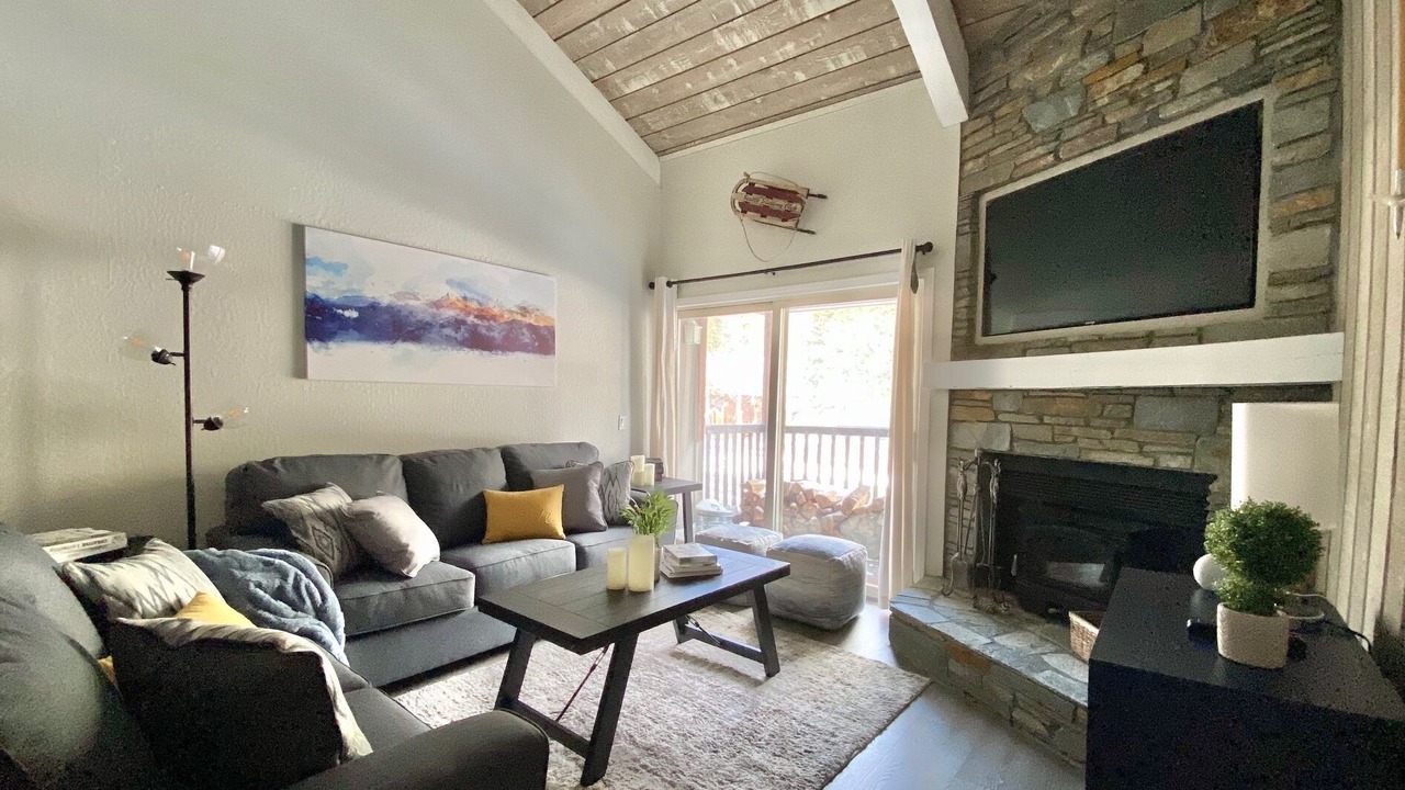 Photo of Livingroom in Mammoth Lakes