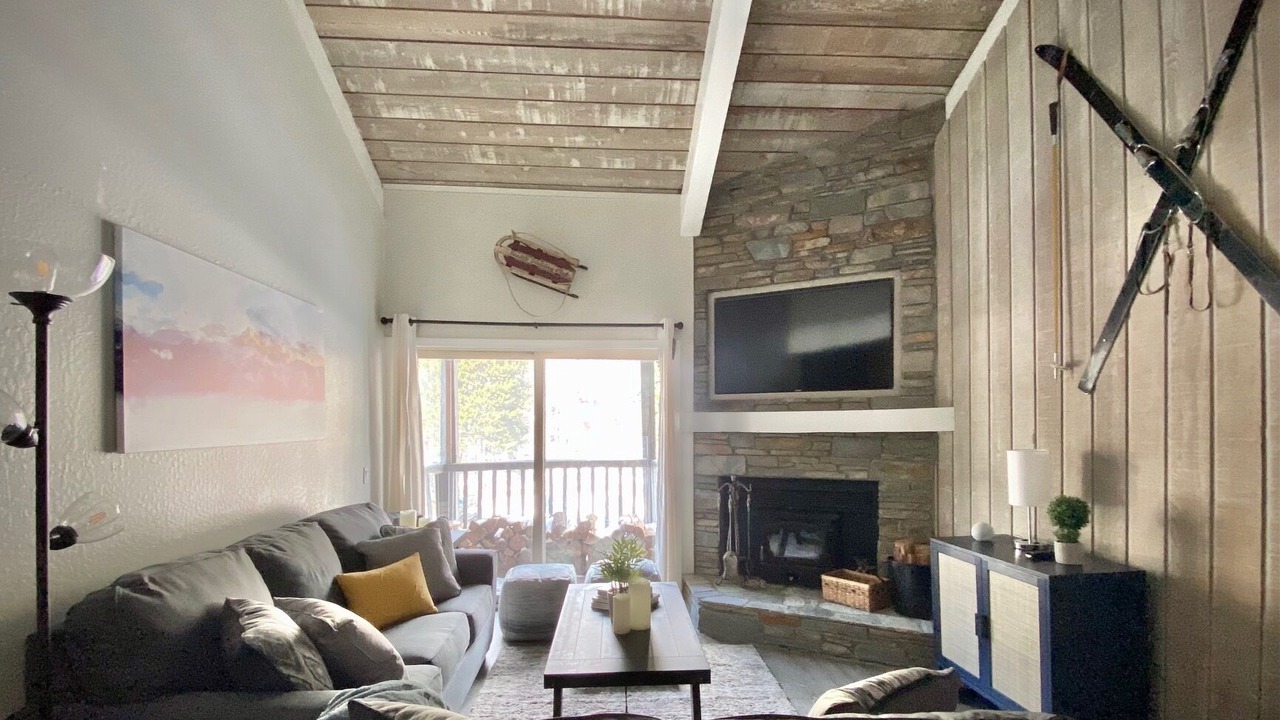 Photo of Livingroom in Mammoth Lakes