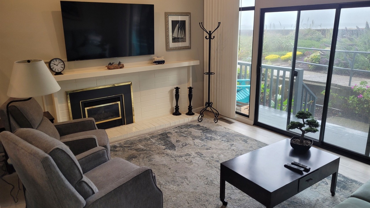 Photo of Livingroom in Downtown Monterey