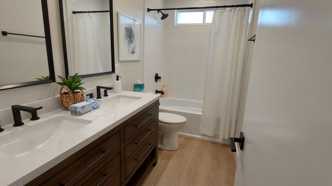 Photo of Bathroom in Thousand Oaks
