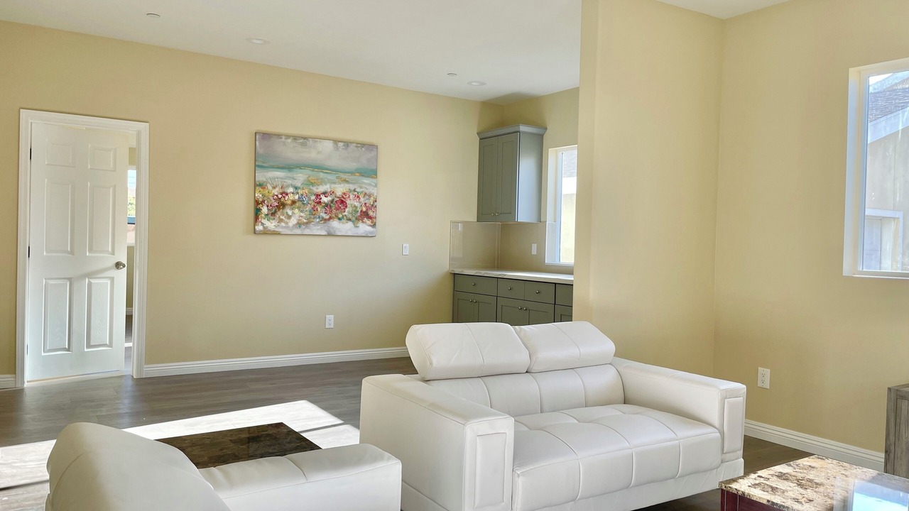 Photo of Livingroom in North Central