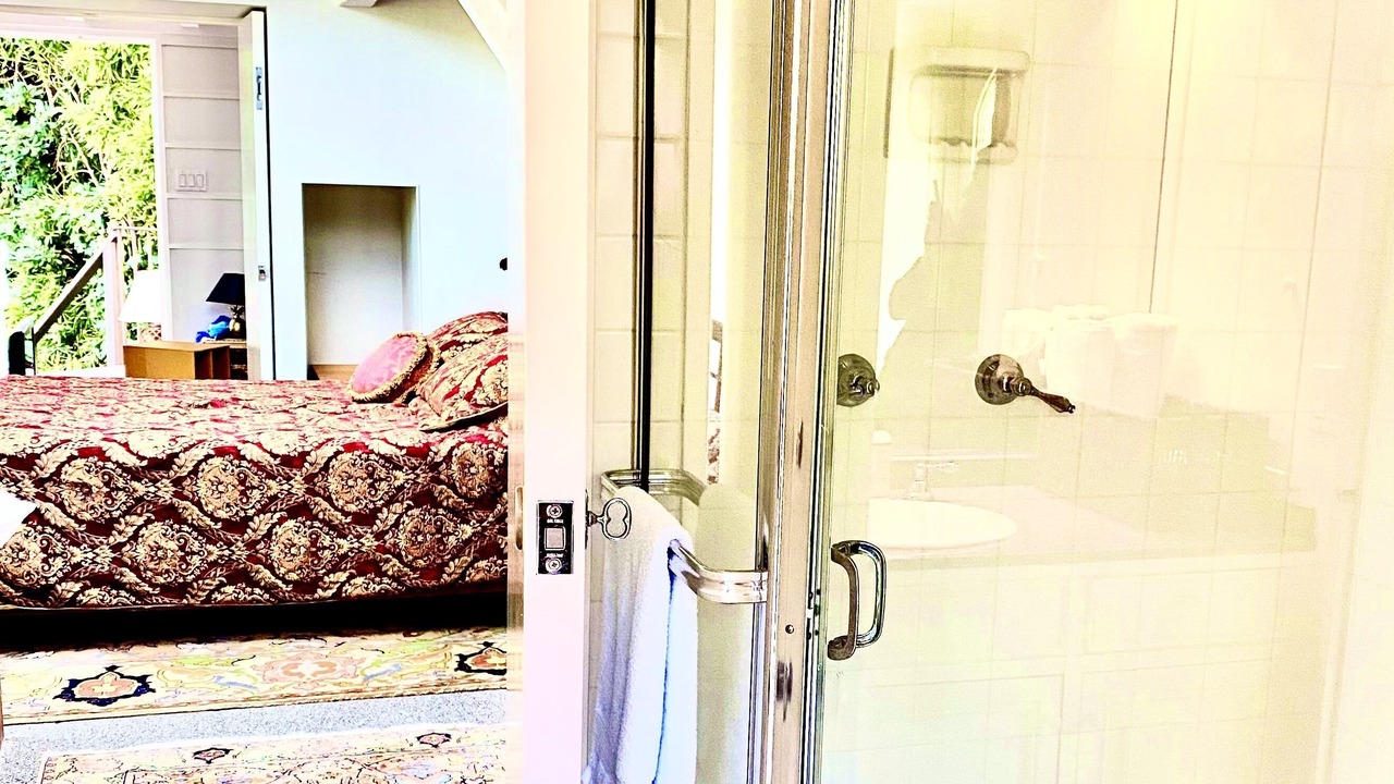 Photo of Bathroom in Corona del Mar