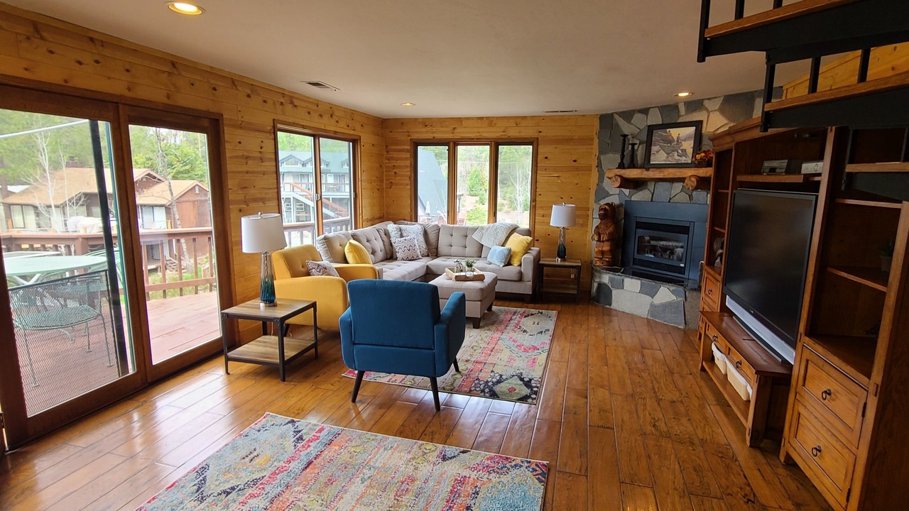 Photo of Livingroom in Bass Lake
