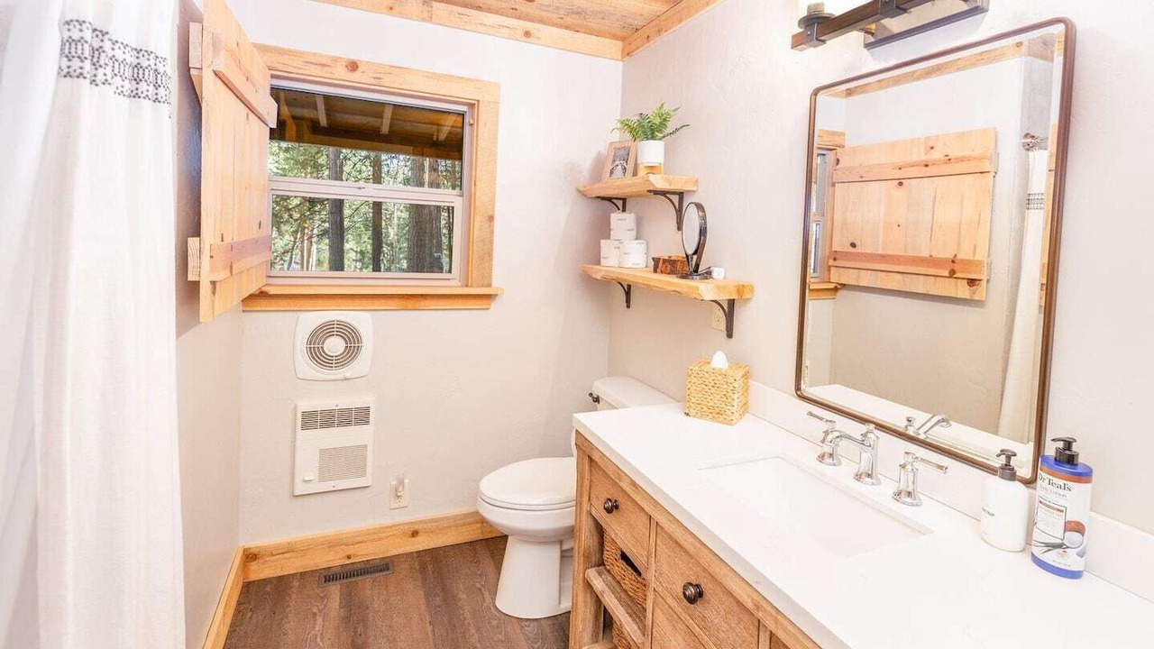 Photo of Bathroom in Sugar Pine