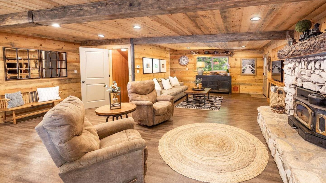 Photo of Livingroom in Sugar Pine