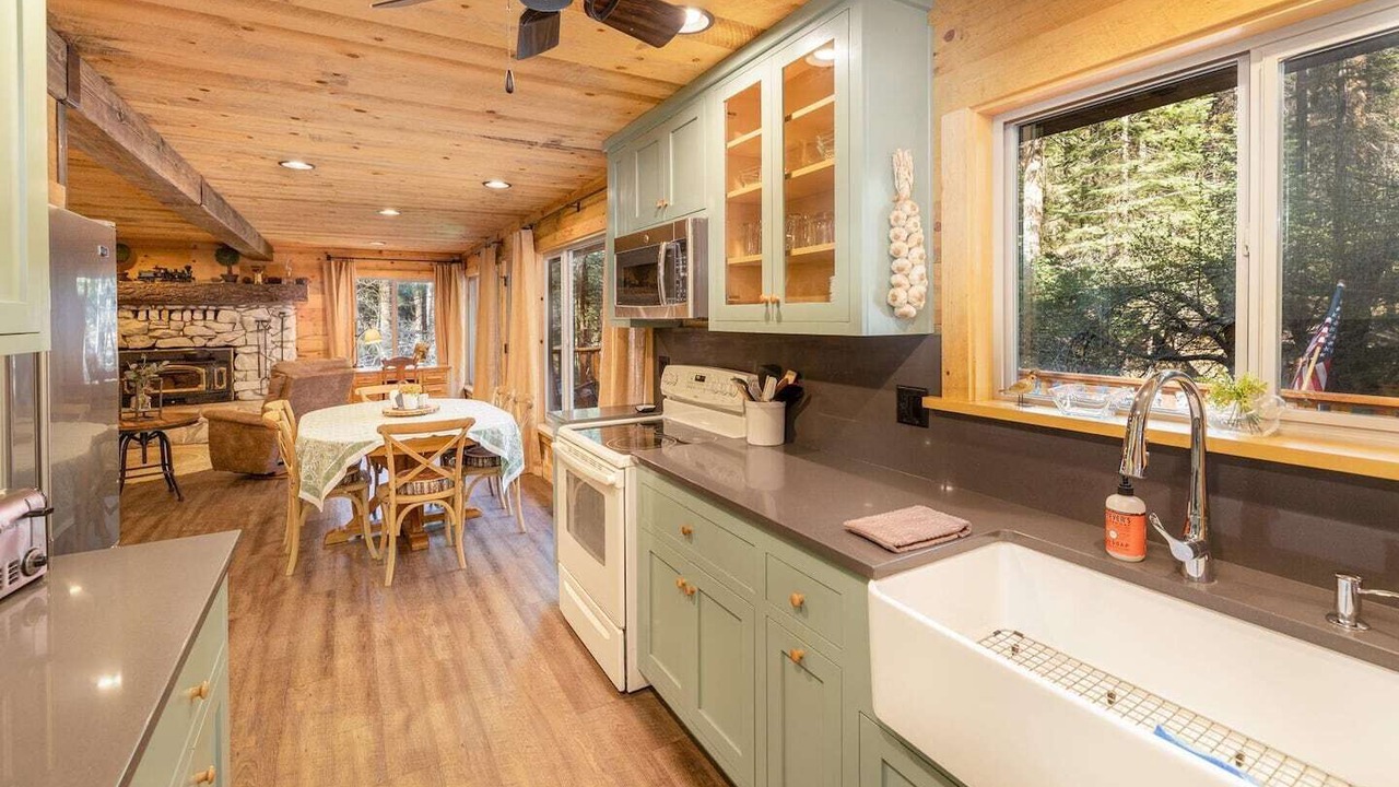 Photo of Kitchen in Sugar Pine