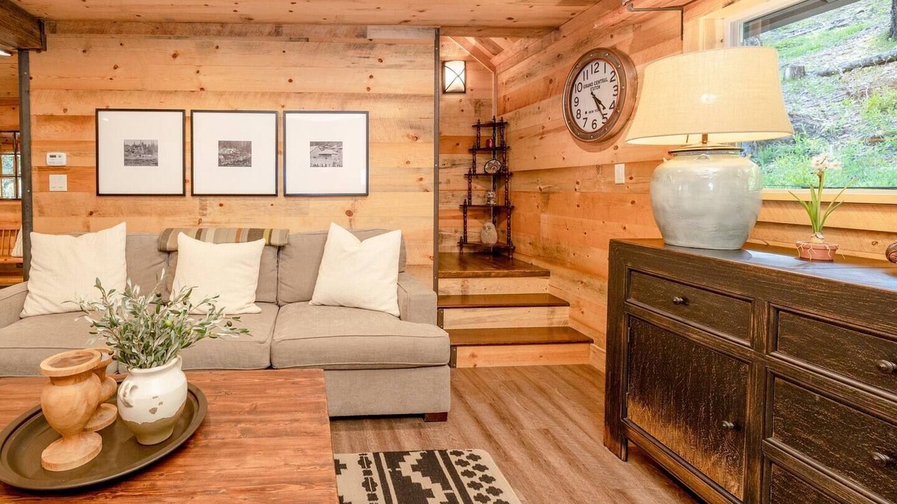 Photo of Livingroom in Sugar Pine