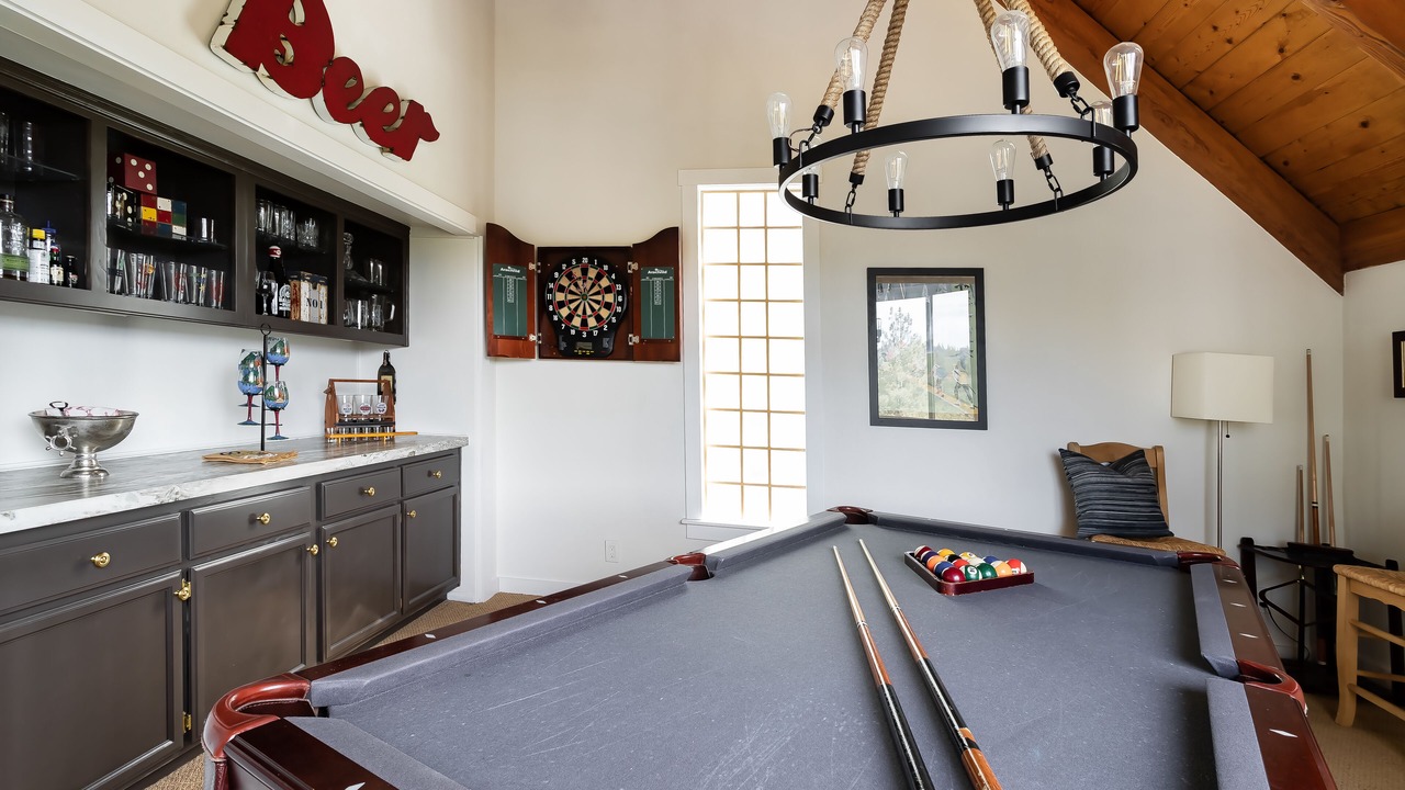 Photo of Bedroom in Lake Arrowhead