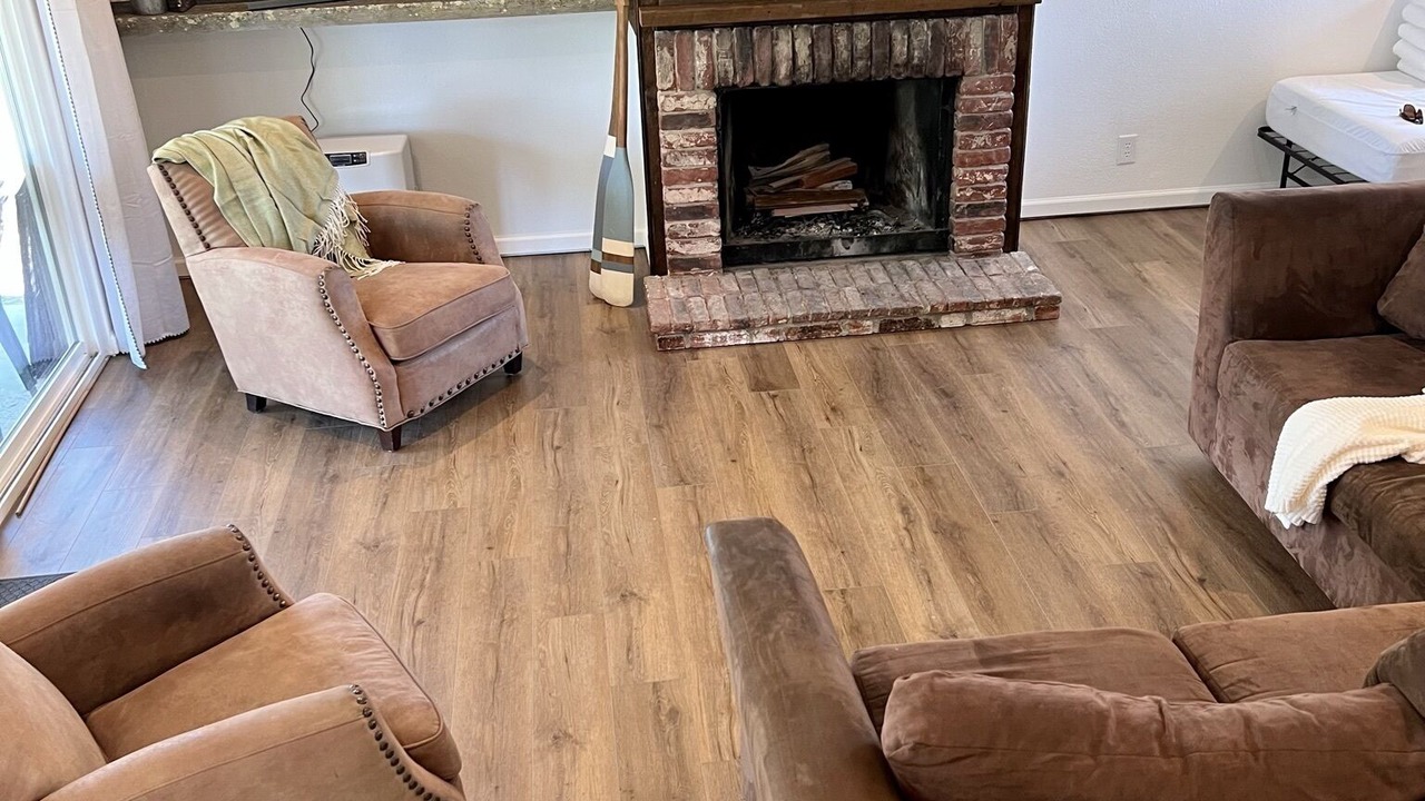 Photo of Livingroom in Lakeport