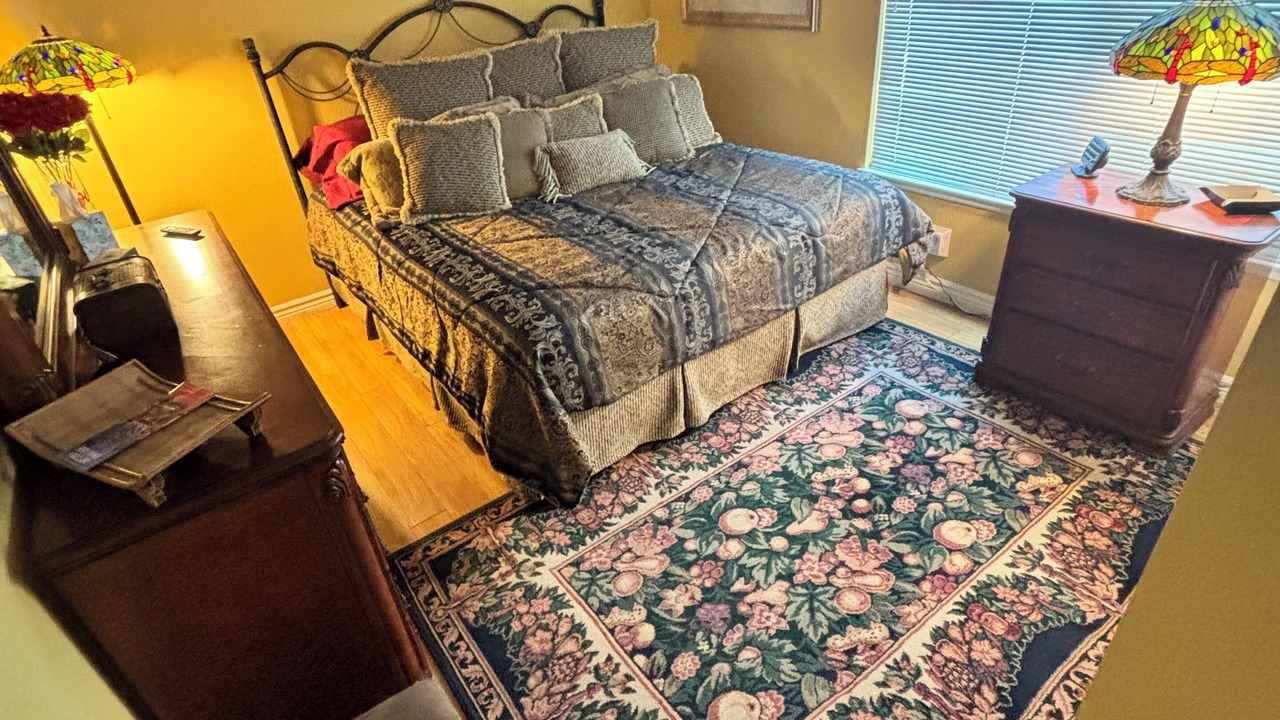 Photo of Bedroom in Lake Forest