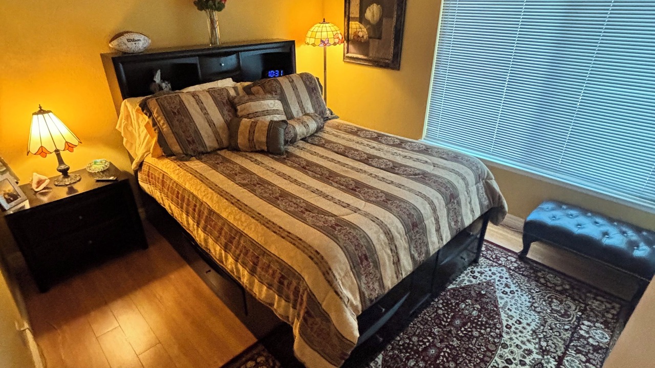 Photo of Bedroom in Lake Forest