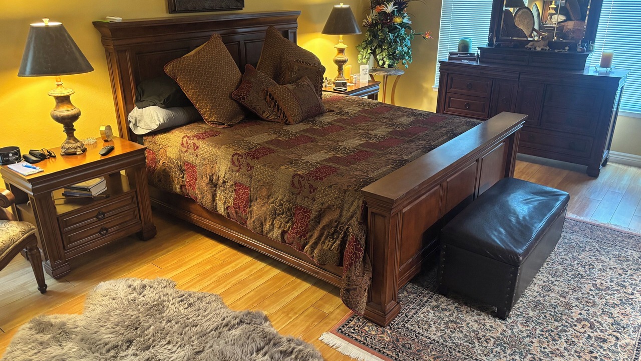 Photo of Bedroom in Lake Forest