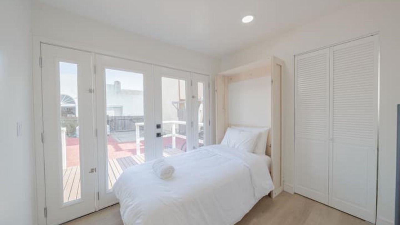 Photo of Bedroom in Hermosa Beach