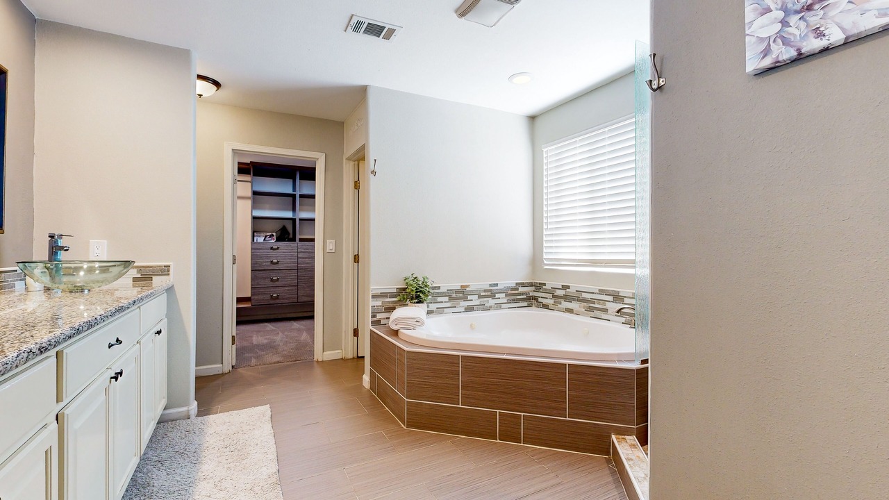 Photo of Bathroom in Indio Hills