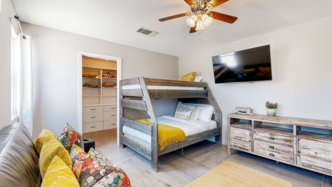 Photo of Bedroom in Indio Hills