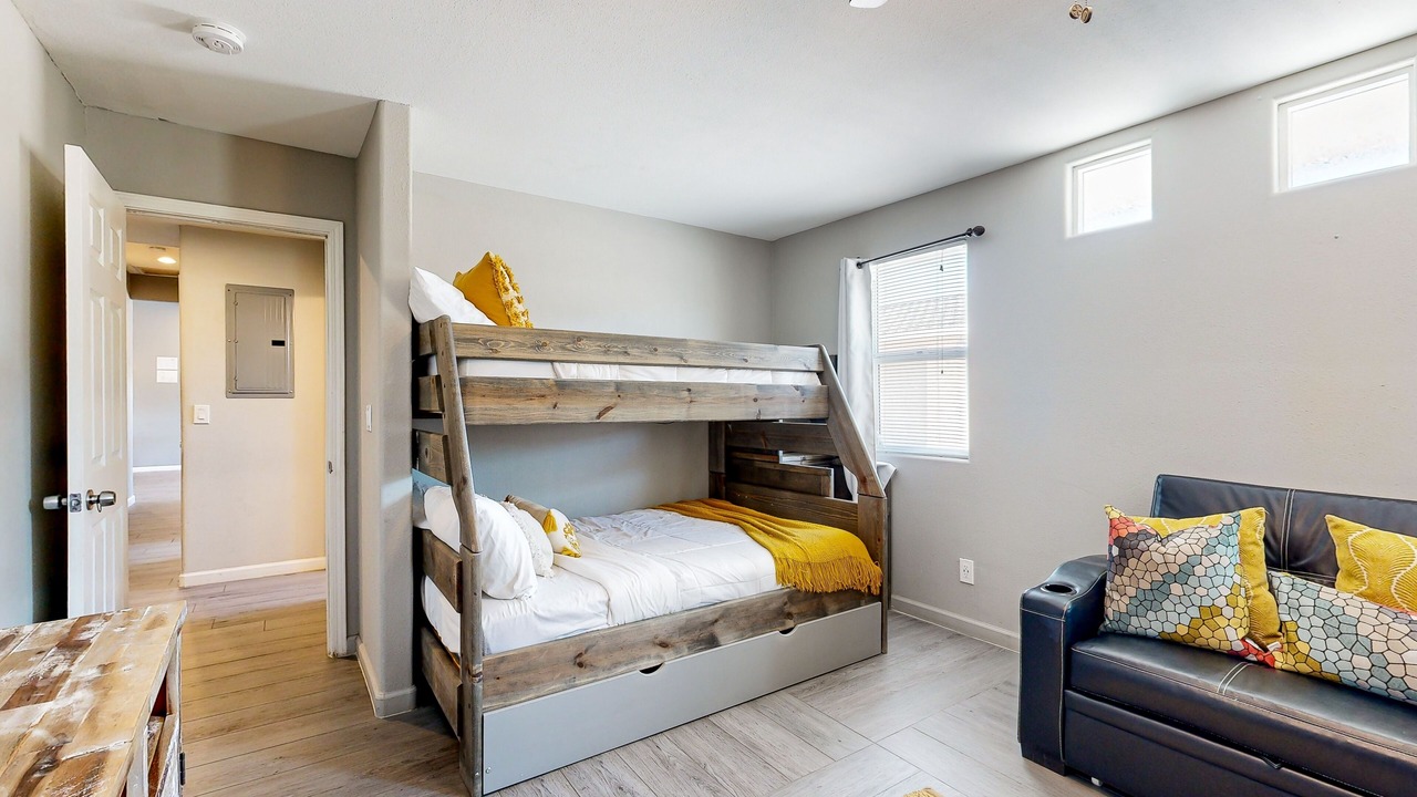 Photo of Bedroom in Indio Hills