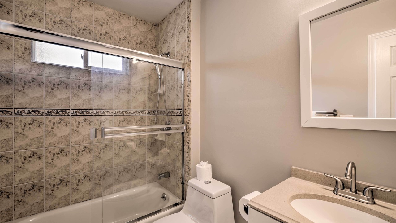 Photo of Bathroom in Willow Glen South - Lincoln Glen