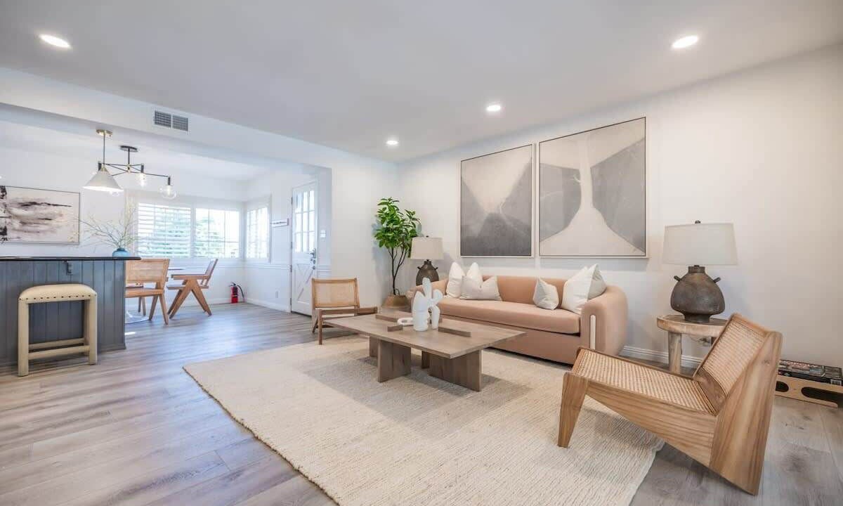 Photo of Livingroom in Fullerton