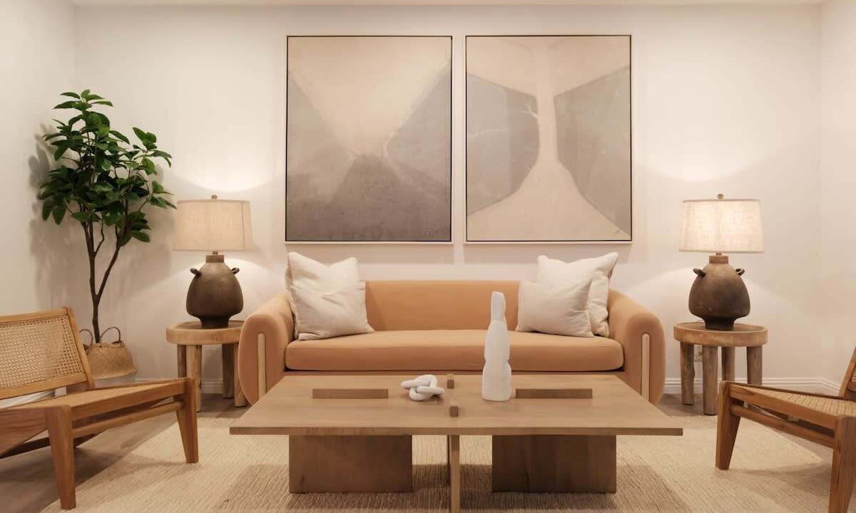 Photo of Livingroom in Fullerton