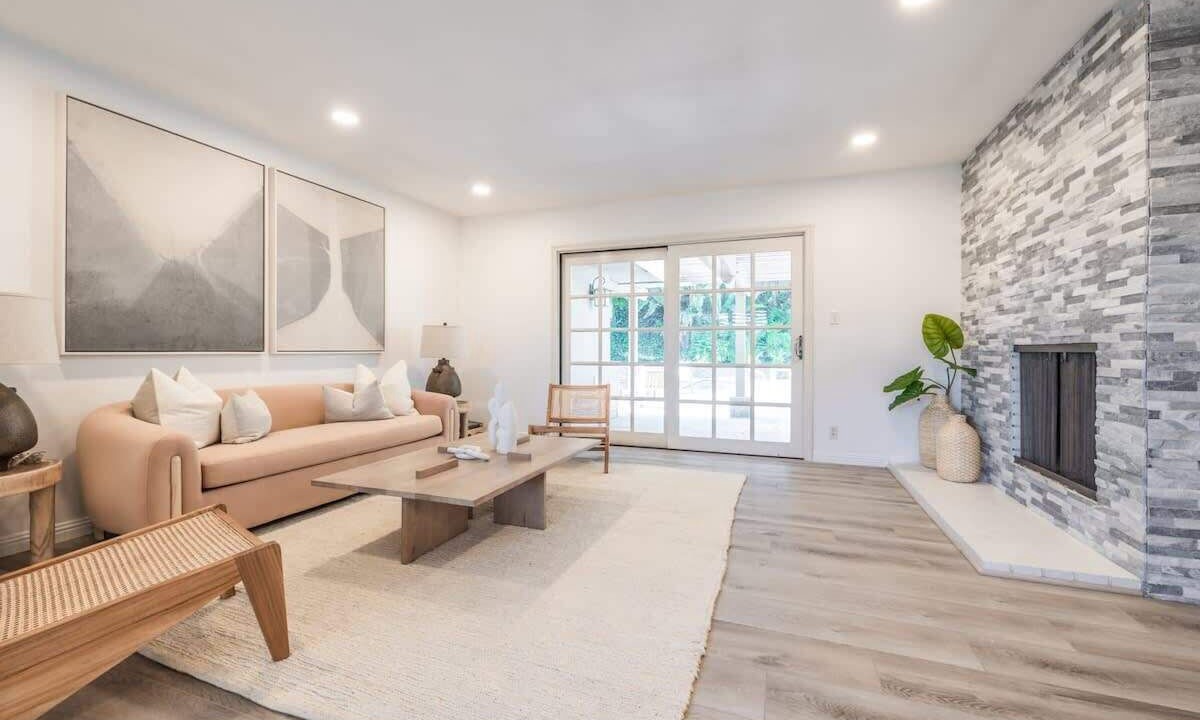 Photo of Livingroom in Fullerton