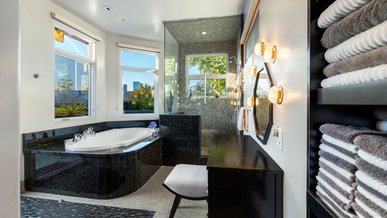 Photo of Bathroom in Los Angeles