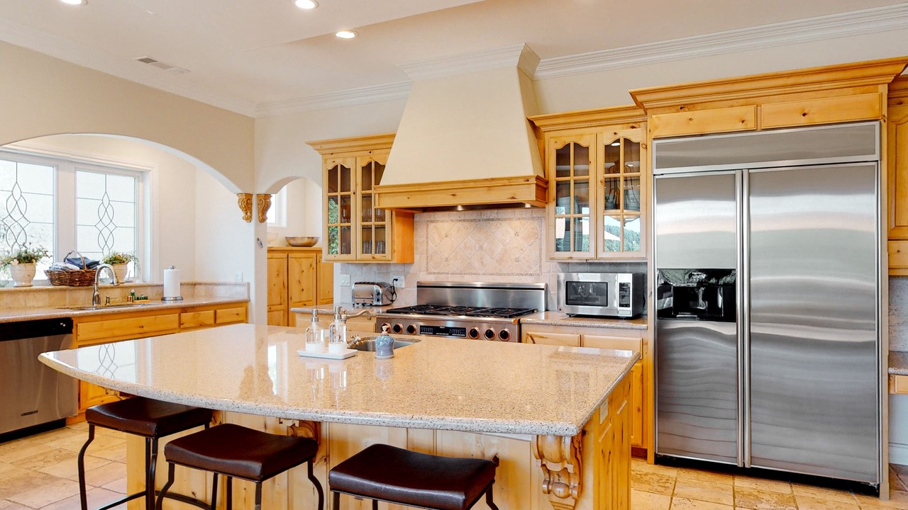 Photo of Kitchen in Lake Arrowhead