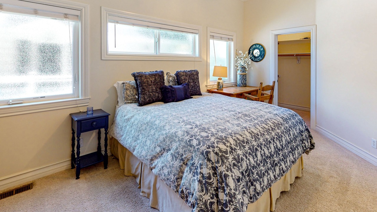 Photo of Bedroom in Lake Arrowhead