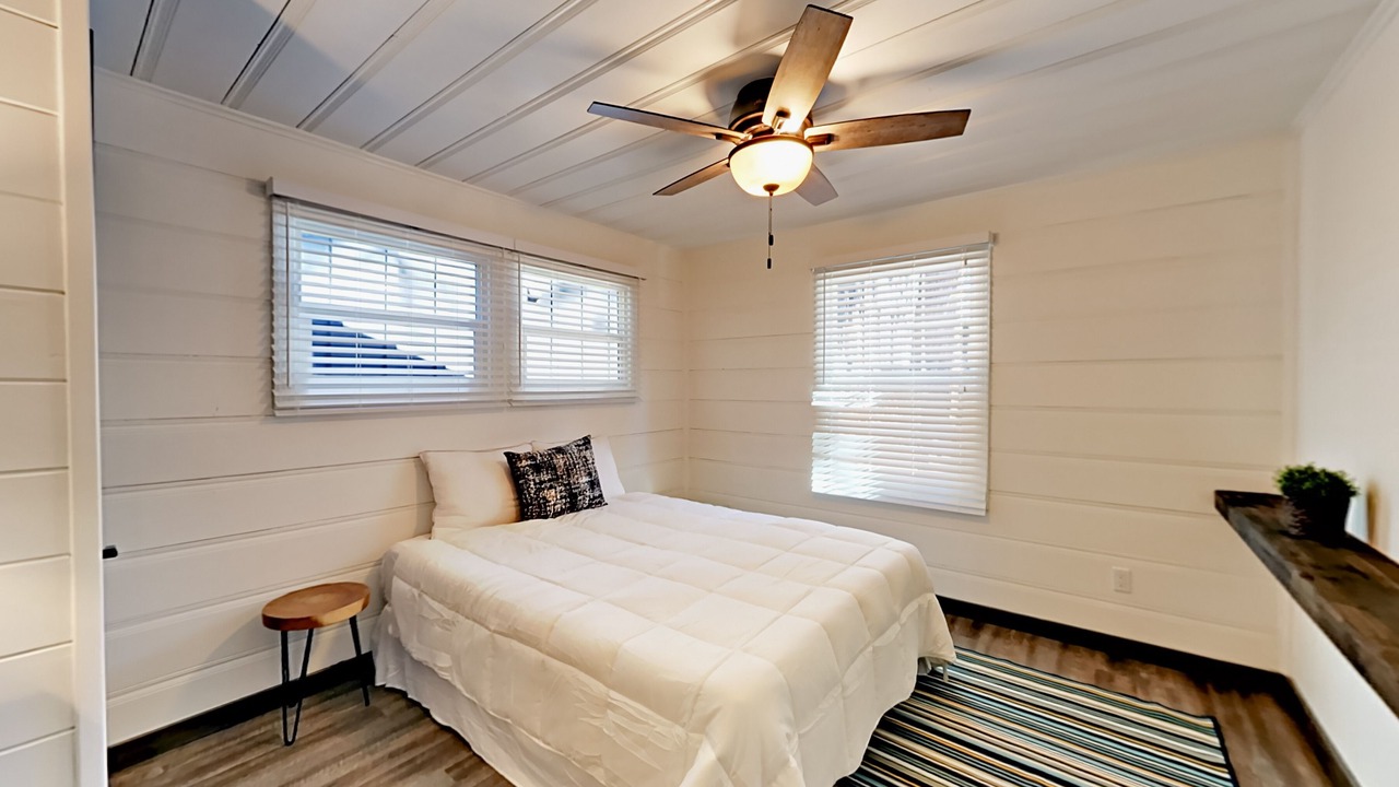 Photo of Bedroom in Lakeside Park