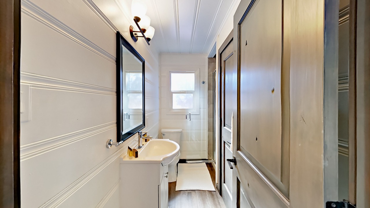 Photo of Bathroom in Lakeside Park