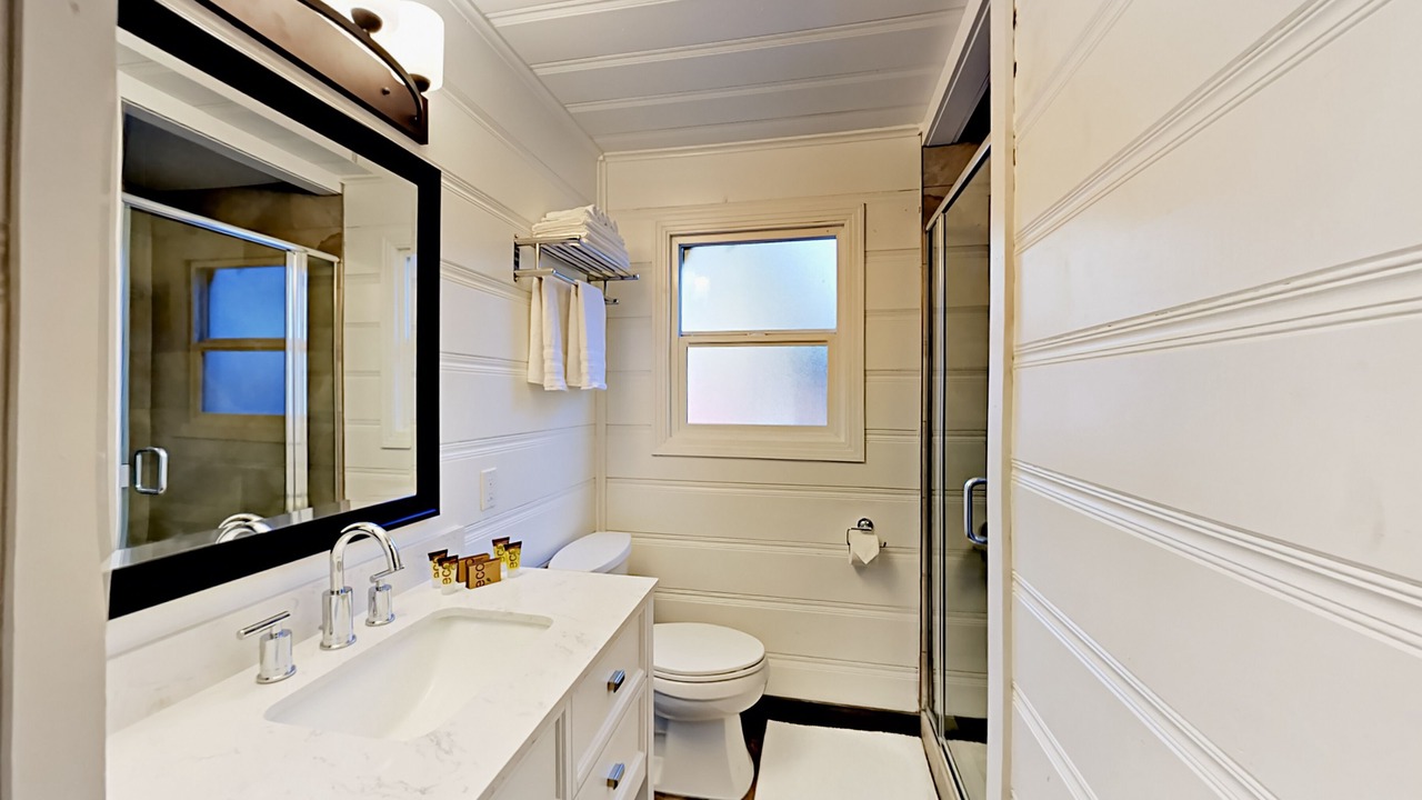 Photo of Bathroom in Lakeside Park