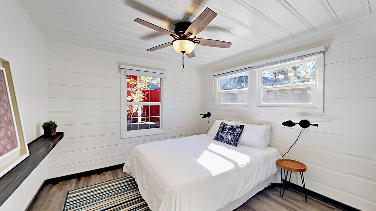 Photo of Bedroom in Lakeside Park