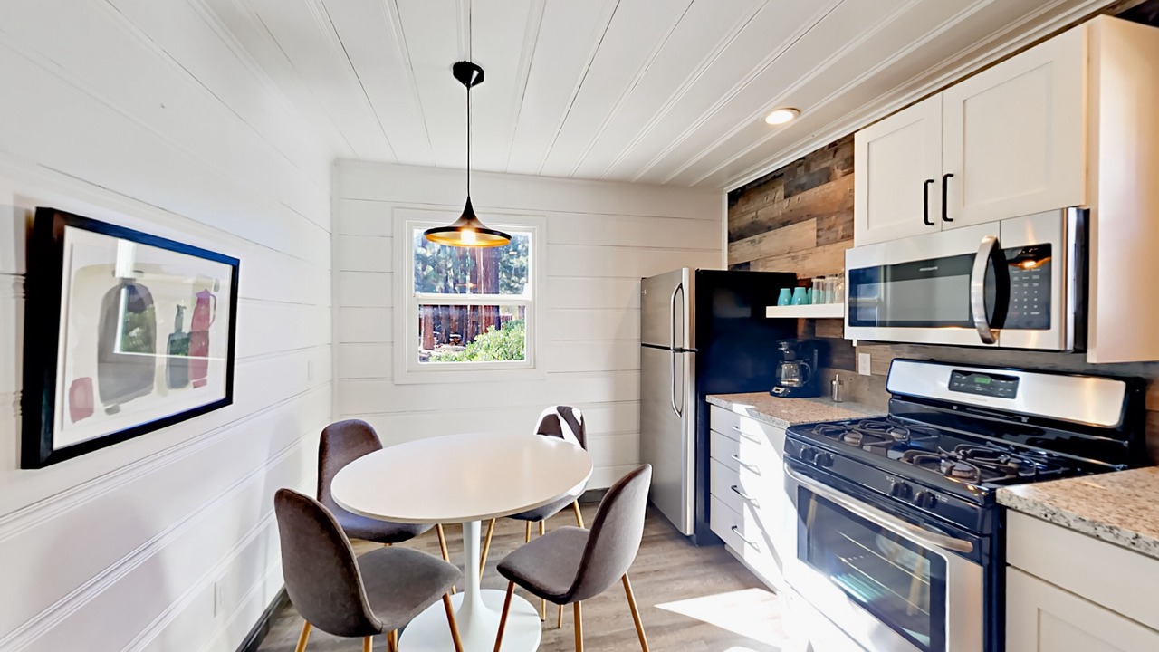 Photo of Kitchen in Lakeside Park