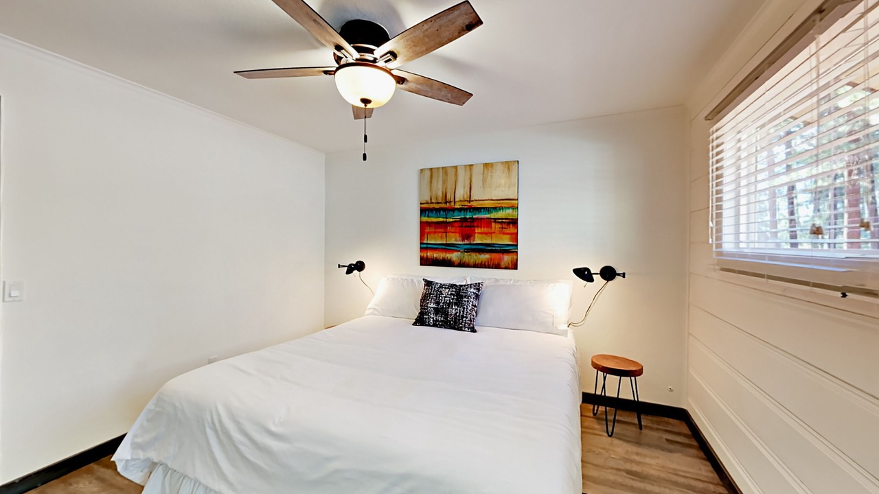 Photo of Bedroom in Lakeside Park