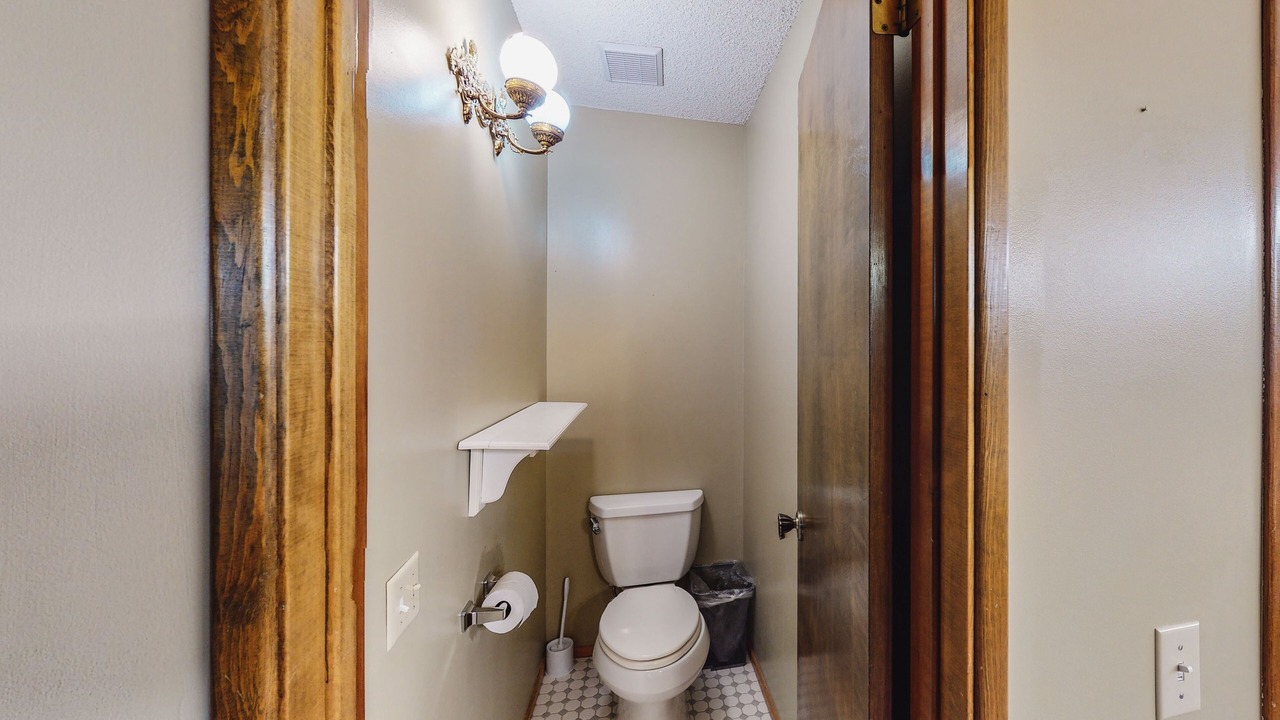 Photo of Bathroom in Blue Jay