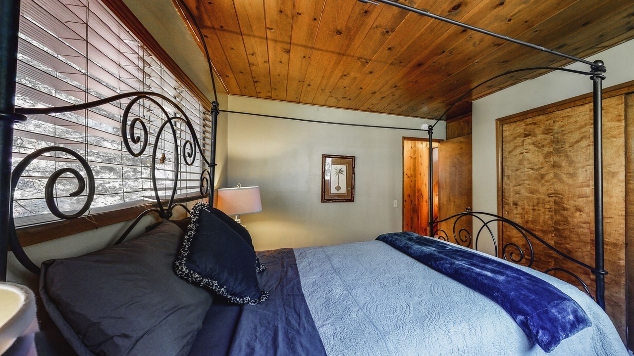 Photo of Bedroom in Blue Jay