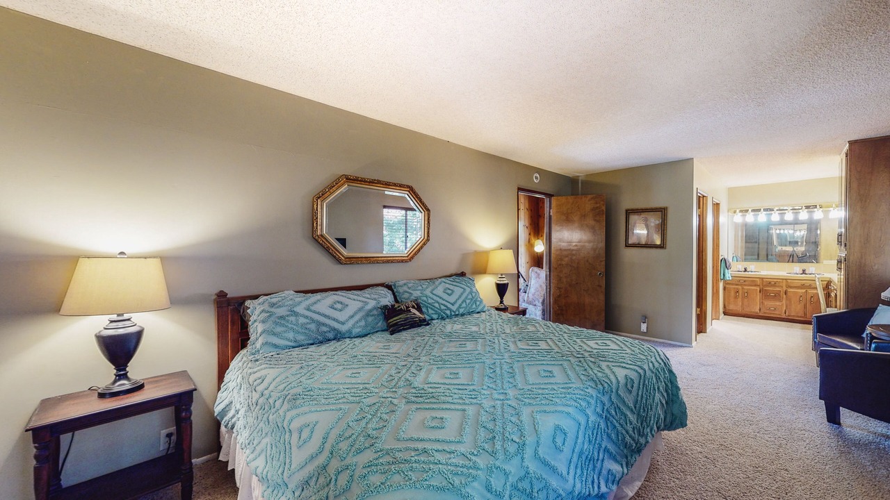 Photo of Bedroom in Blue Jay