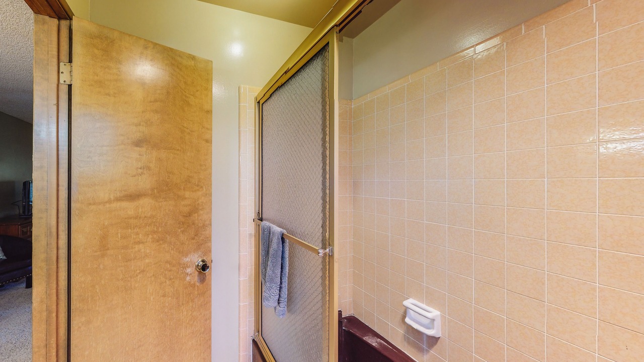 Photo of Bathroom in Blue Jay