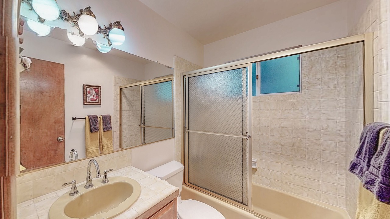 Photo of Bathroom in Blue Jay