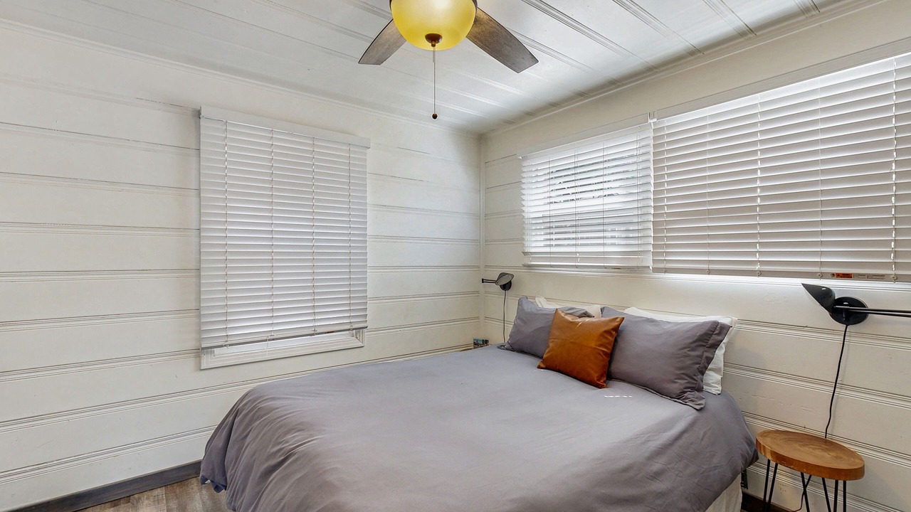 Photo of Bedroom in Lakeside Park