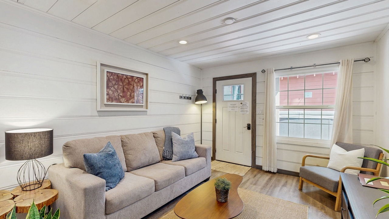 Photo of Livingroom in Lakeside Park
