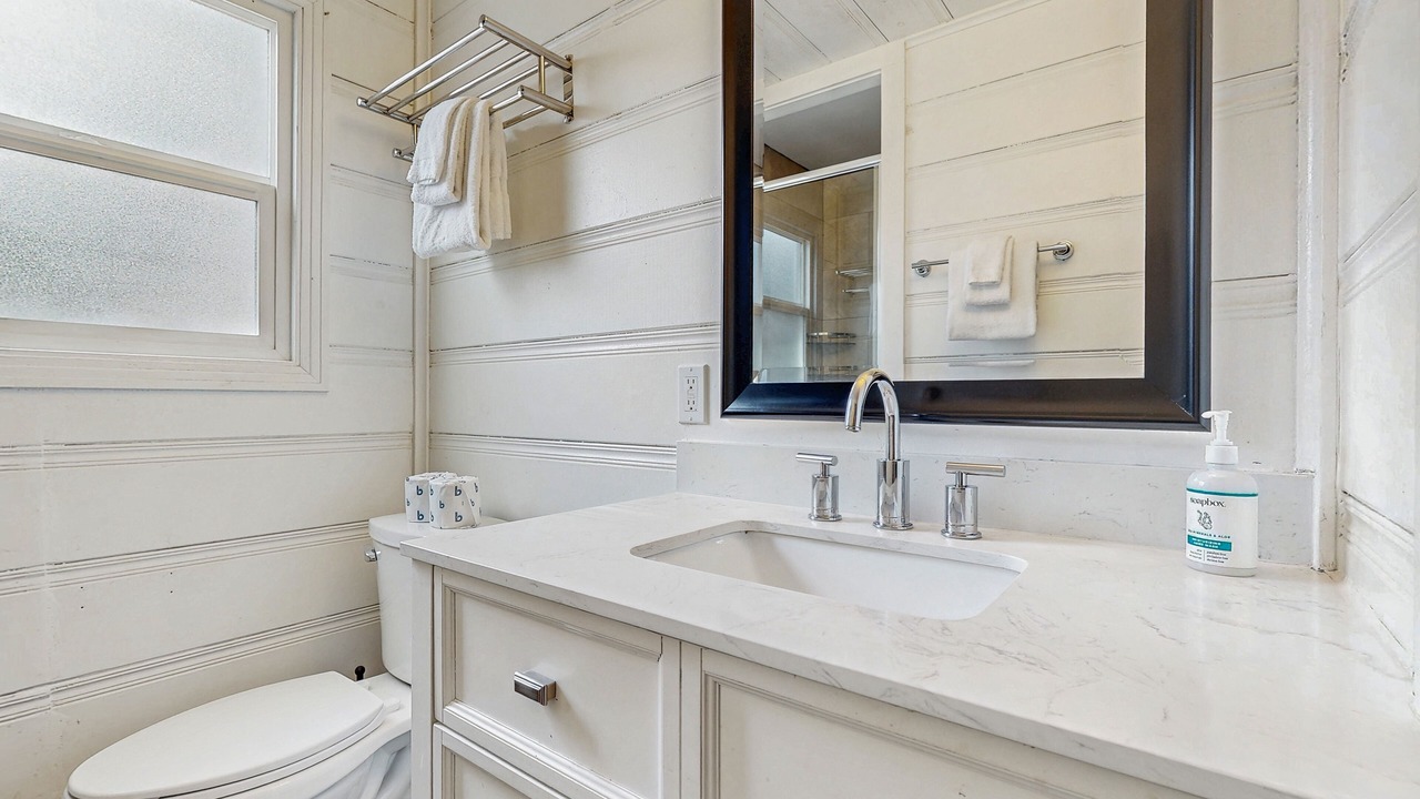 Photo of Bathroom in Lakeside Park