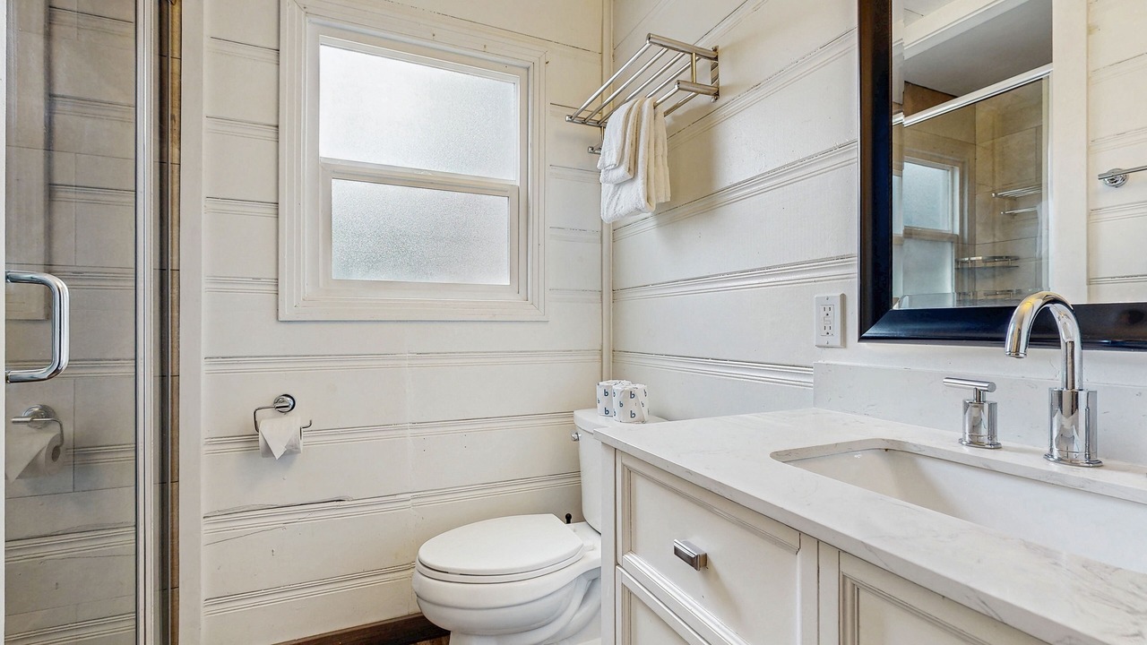 Photo of Bathroom in Lakeside Park