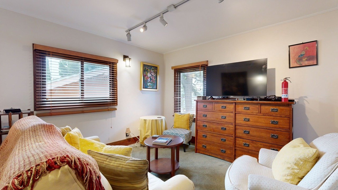 Photo of Livingroom in Eagle Rock