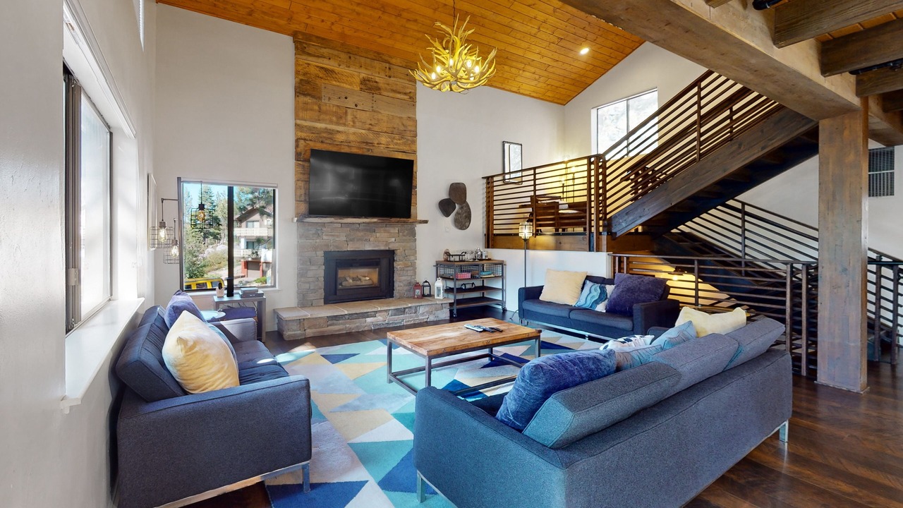 Photo of Livingroom in Tahoe Tyrol