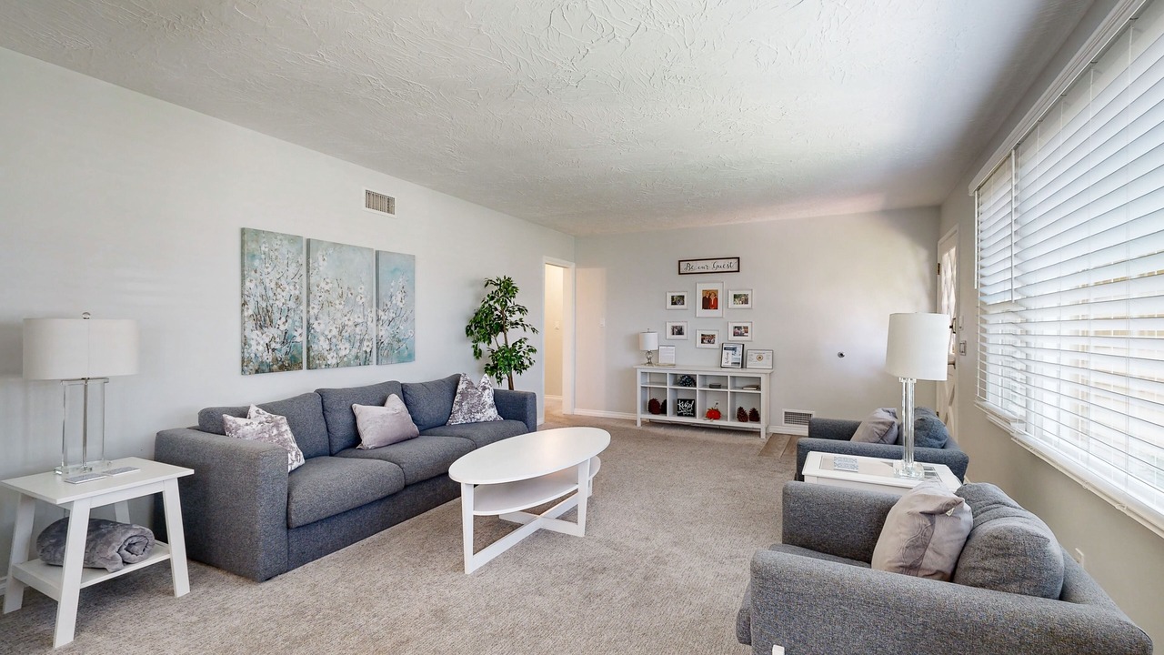 Photo of Livingroom in Orange