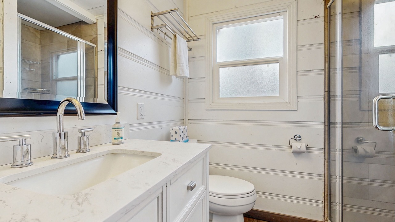 Photo of Bathroom in Lakeside Park