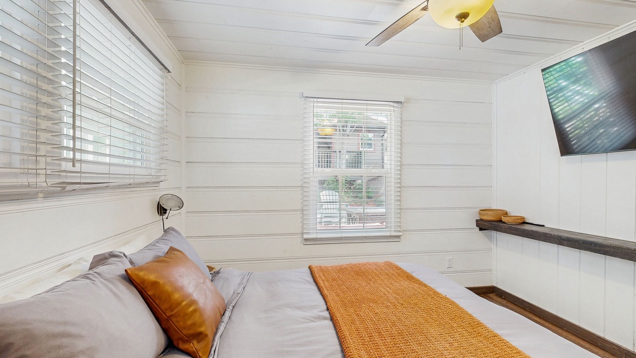 Photo of Bedroom in Lakeside Park